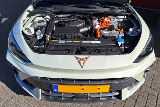 Rijervaring Chiptuning Cupra Leon 1.5 e-Hybrid 204 PK Voorkant