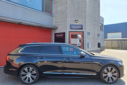 Rijervaring Chiptuning Volvo V90 T6 340 PK Plug-in Hybrid Zijkant