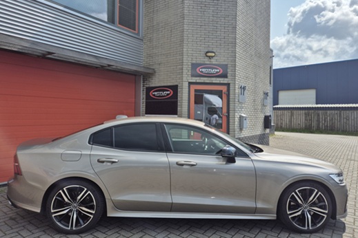 Rijervaring Chiptuning Volvo S60 B4 197 PK Zijkant