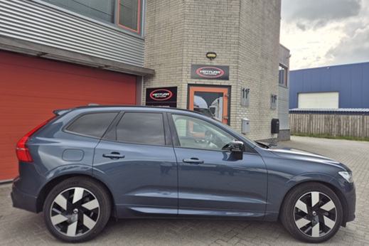 Rijervaring Chiptuning Volvo XC60 T6 350 PK Plug-in Hybrid Zijkant