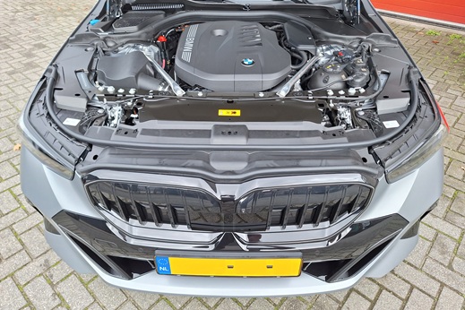 Rijervaring Chiptuning BMW 550e 489 PK G61 Voorkant