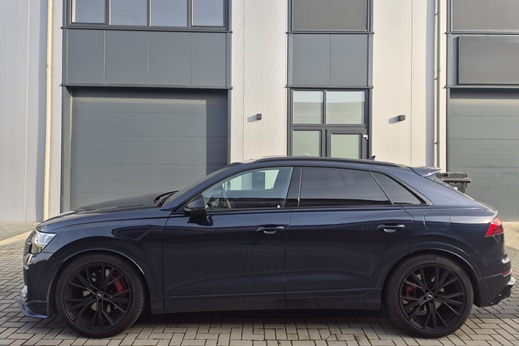 Rijervaring Chiptuning Audi Q8 60 TFSi e 490 PK Zijkant