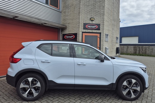 Rijervaring Chiptuning Volvo XC40 B4 197 PK Zijkant