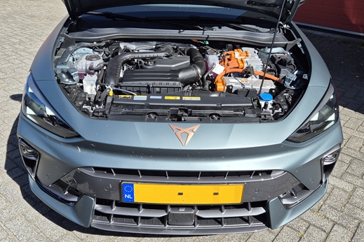 Rijervaring Chiptuning Cupra Leon 1.5 e-Hybrid 272 PK VZ Voorkant